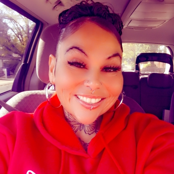 Meet your Posher, Amanda - Picture 1 of 1